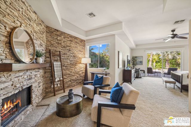 2 Varsity Circle, Rancho Mirage CA: https://media.crmls.org/mediaz/95c95c33-51dd-4181-99e3-db1ffd7dccfa.jpg