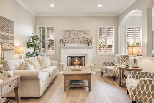 571 Lynwood Dr, Encinitas CA: https://media.crmls.org/mediaz/95c96fb5-86b0-4b95-9e4c-1b942f591331.jpg
