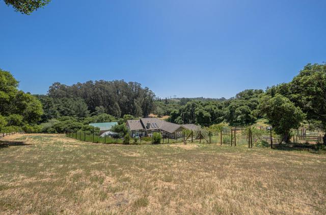 9247 Holly Hill Drive, Salinas CA: https://media.crmls.org/mediaz/95c99d8d-3e23-4f85-bce8-6f534616f978.jpg