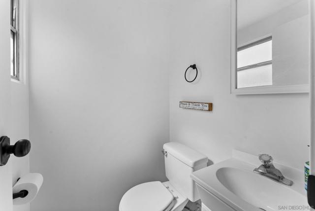 3631 Wagner Pl, San Diego CA: https://media.crmls.org/mediaz/95c9a763-09d4-4d3d-94ad-7a1df94d26f7.jpg