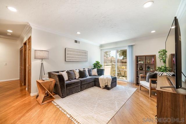 3157 Evening Way, La Jolla CA: https://media.crmls.org/mediaz/95c9aa94-67b5-4008-b6d1-88702a9ed268.jpg