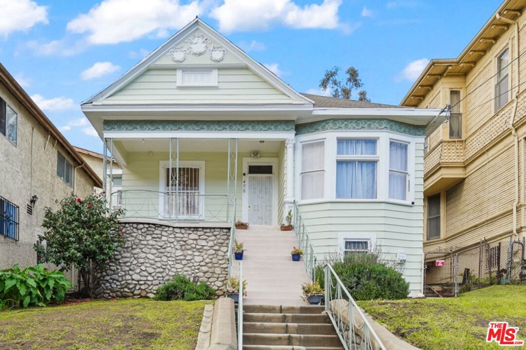476 Solano Avenue, Los Angeles, CA 90012