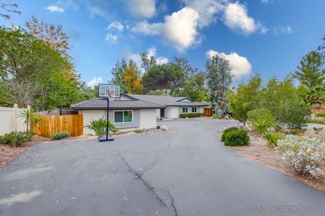 16820 Orchard Bend Rd, Poway CA: https://media.crmls.org/mediaz/95ca869a-b0e0-441d-afc7-e4258d93cdfa.jpg