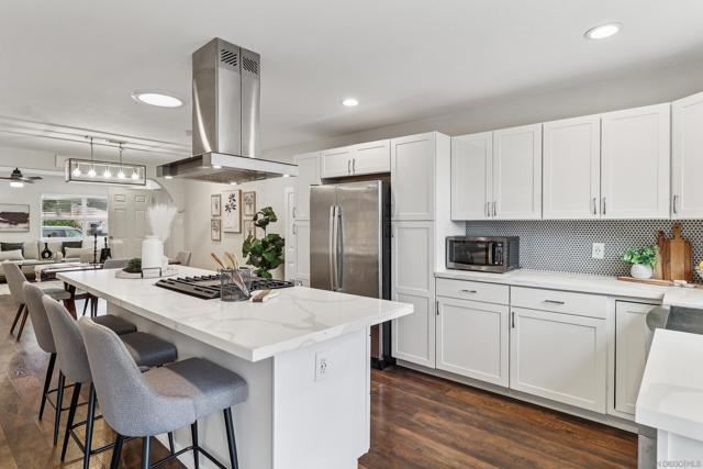 6017 Broadway, San Diego CA: https://media.crmls.org/mediaz/95cac205-26a3-4fc5-98f0-7ef6f9152d81.jpg