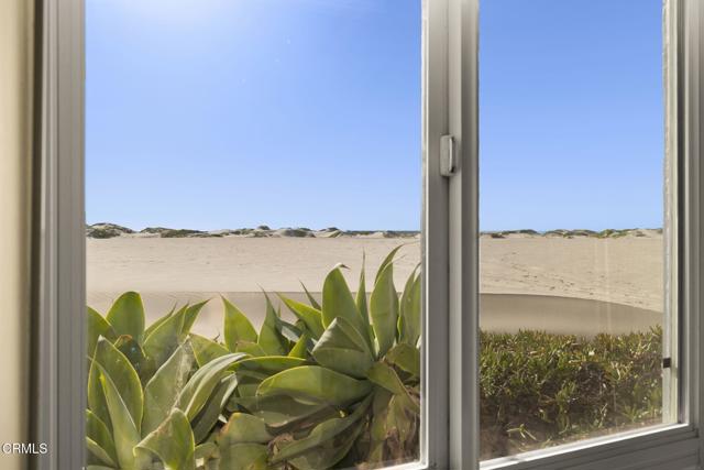 3025 Ocean Drive, Oxnard CA: https://media.crmls.org/mediaz/95cb1e6a-579b-480b-b72d-990bcb29610e.jpg