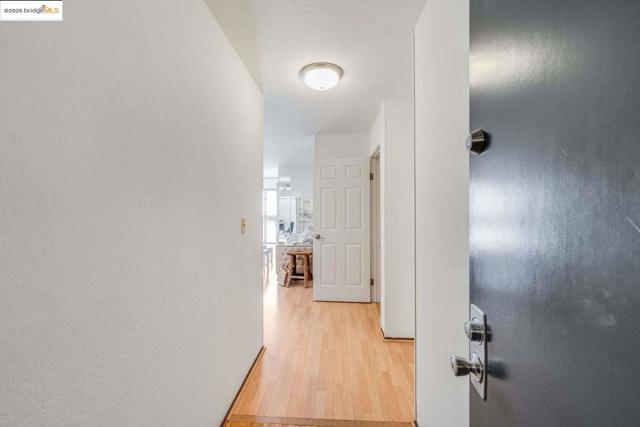 500 Vernon ST, Oakland CA: https://media.crmls.org/mediaz/95cb34a4-c4ad-4548-866a-85e1ee18b561.jpg