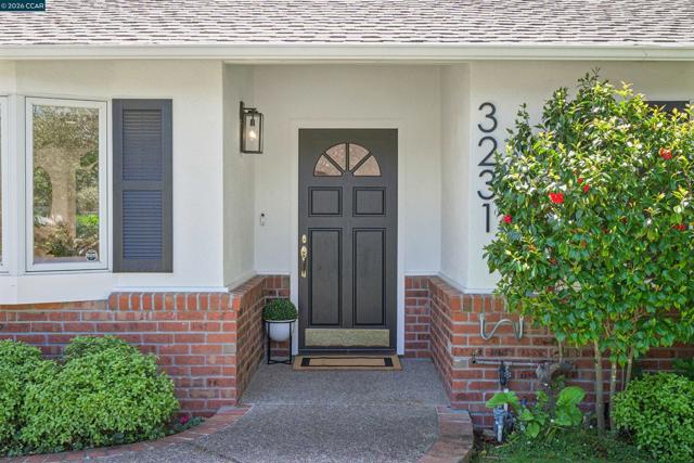 3231 Camino Colorados, Lafayette CA: https://media.crmls.org/mediaz/95cbd850-af97-40d3-b0ee-1b5bcbdd9828.jpg