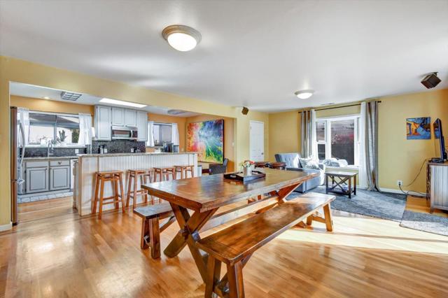 847 Arguello Boulevard, Pacifica CA: https://media.crmls.org/mediaz/95cc28d1-cca4-4eee-a273-b8b53fc768c3.jpg