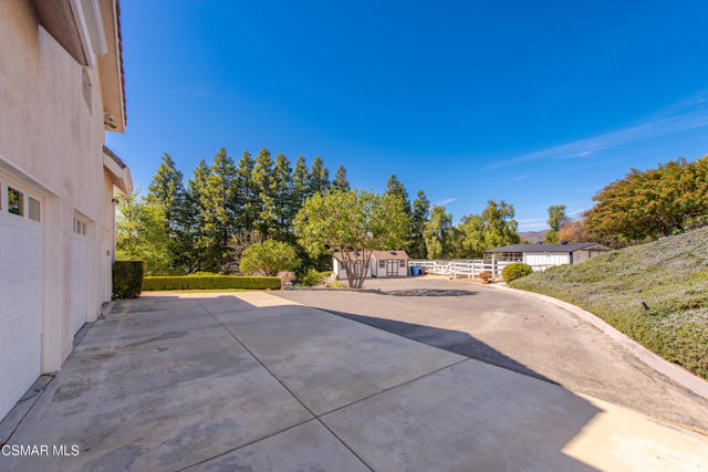 6144 1/4 Chesebro Road, Agoura Hills CA: https://media.crmls.org/mediaz/95ccf1db-4e39-49c1-9786-01d82e7c5e87.jpg