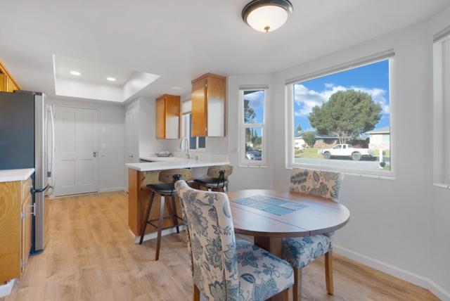 120 Marks Drive, Hollister CA: https://media.crmls.org/mediaz/95cd4a7a-8adc-4ed9-b6f1-a9189f6d649e.jpg