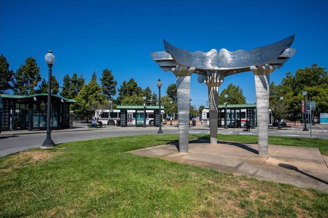 181 Centre Street, Mountain View CA: https://media.crmls.org/mediaz/95cd678a-51de-4385-b6a3-9a1fcb110275.jpg