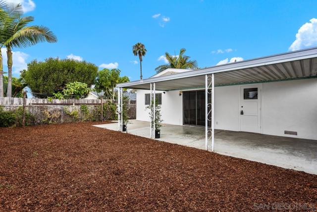 709 Sunflower St, Encinitas CA: https://media.crmls.org/mediaz/95ce971a-e9f4-4b51-b6d4-2f0216fdec83.jpg