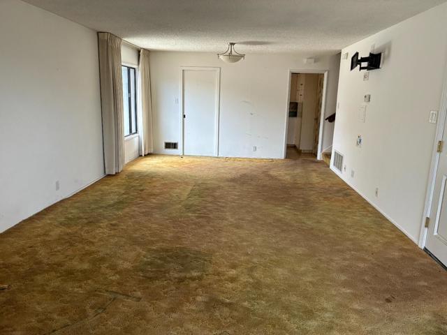 400 Zamora Drive, South San Francisco CA: https://media.crmls.org/mediaz/95ced250-4890-4ced-95c1-b3ff555a21ac.jpg
