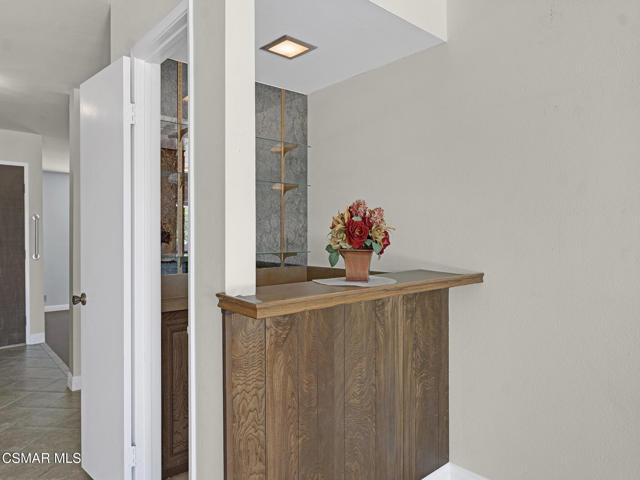 2031 Channelford Road, Westlake Village CA: https://media.crmls.org/mediaz/95cef88d-8295-4dfa-afdf-7b2ddbc99c24.jpg
