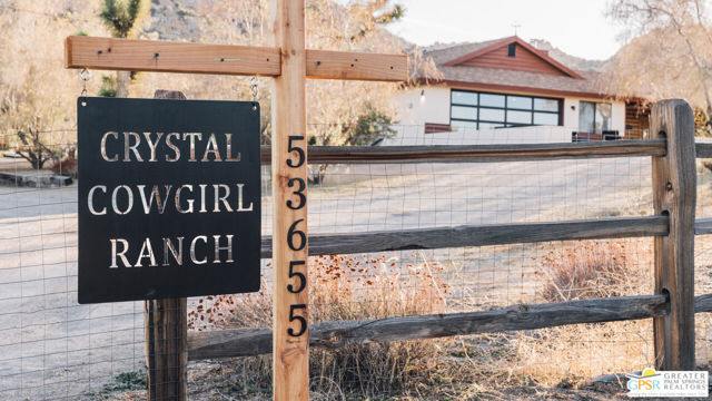 53655 Annie Oakley Road, Pioneertown CA: https://media.crmls.org/mediaz/95cf167c-3b0b-4595-ba1a-b97f360aa549.jpg
