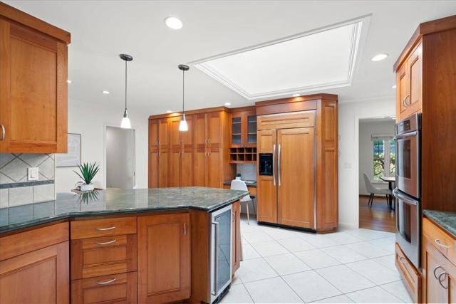 688 Kingswood Way, Los Altos CA: https://media.crmls.org/mediaz/95d09fdb-3701-4dd2-a36d-e269ce5352e7.jpg