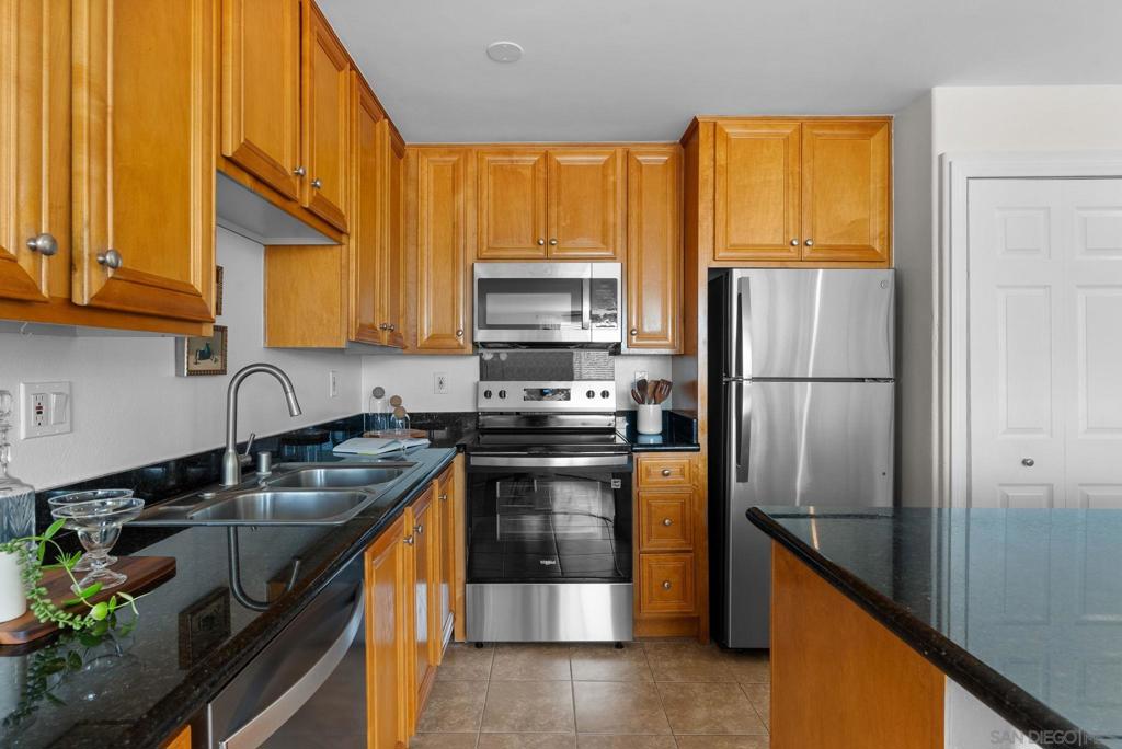 MLS #250043431SD image #10