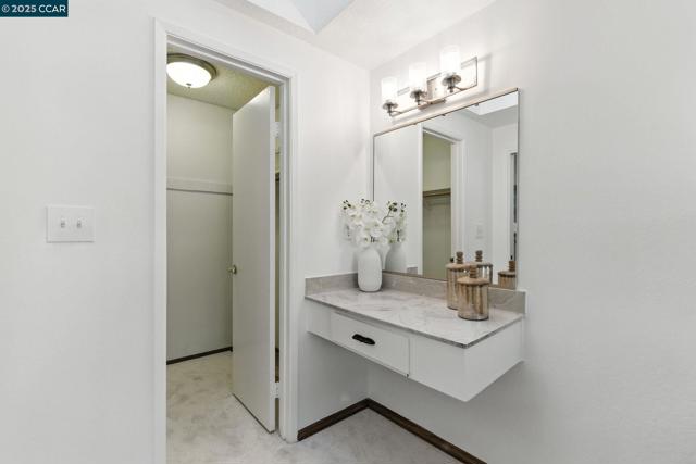 3824 Via Granada, Moraga CA: https://media.crmls.org/mediaz/95d145ae-493f-4130-a25a-a497f86f3f01.jpg