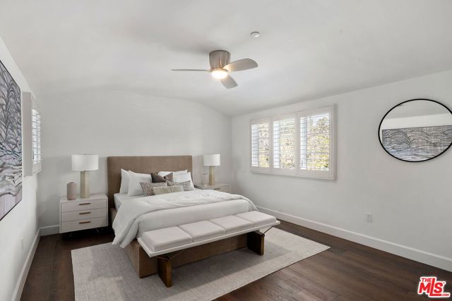 616 21st Street, Santa Monica CA: https://media.crmls.org/mediaz/95d1c2d8-bb7e-49c5-b9b3-2e1b87334c5e.jpg