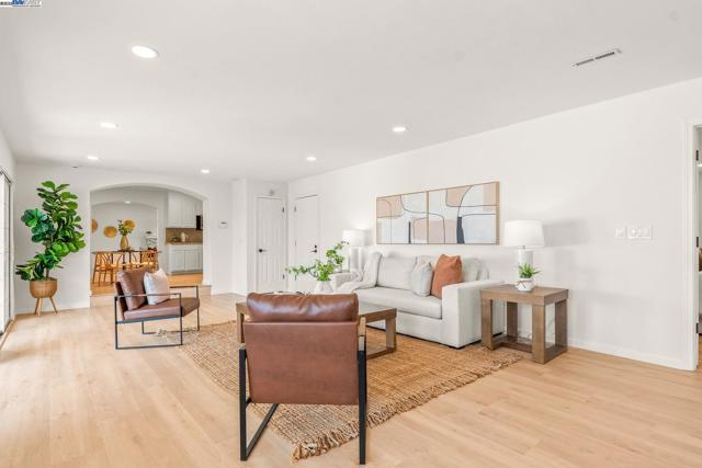 2561 Middlefield Ave, Fremont CA: https://media.crmls.org/mediaz/95d1e418-157c-469e-b39c-9ec039a52240.jpg