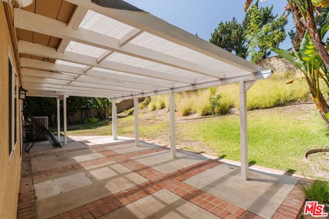 19121 Kenya Street, Porter Ranch CA: https://media.crmls.org/mediaz/95d1e90a-c07e-426c-835f-31646946b3c7.jpg