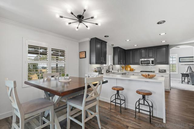 1712 Horizon Heights Cir, El Cajon CA: https://media.crmls.org/mediaz/95d299fd-b517-417b-a062-7b566e2eef51.jpg