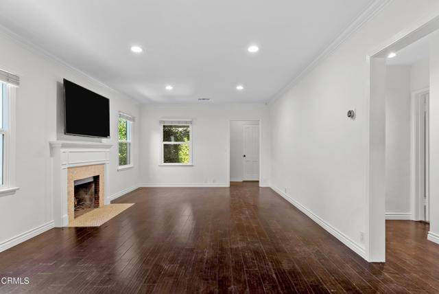 Detail Gallery Image 3 of 23 For 4242 Van Nuys Bld, Los Angeles,  CA 91403 - 3 Beds | 3 Baths