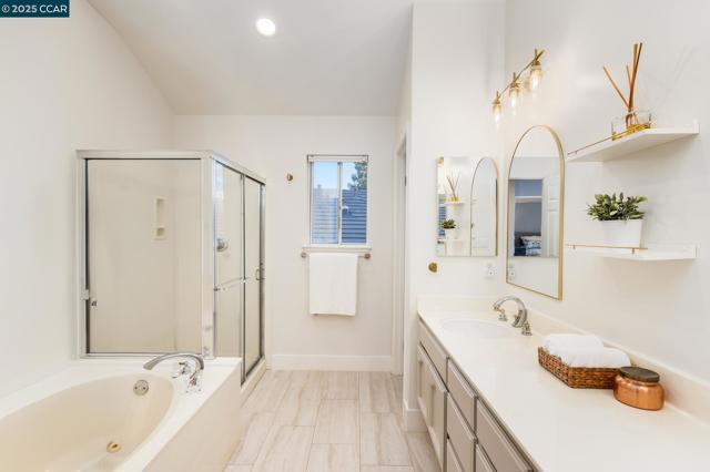 200 Hat Creek Ct, San Ramon CA: https://media.crmls.org/mediaz/95d515e6-d86a-4997-939b-926727e59806.jpg