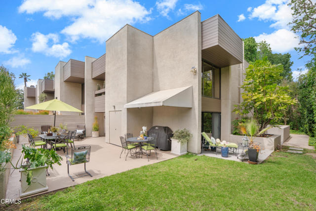 Detail Gallery Image 2 of 44 For 108 S Grand Ave, Pasadena,  CA 91105 - 3 Beds | 2/1 Baths