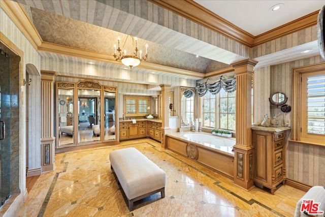 19000 Dorlon Drive, Tarzana CA: https://media.crmls.org/mediaz/95d6d0de-3e64-45e1-8fe8-ad28ea5ef819.jpg