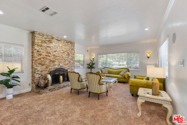 5183 Obama Boulevard, Los Angeles CA: https://media.crmls.org/mediaz/95d760aa-3d09-4f28-8fa5-001cd78bf8a9.jpg