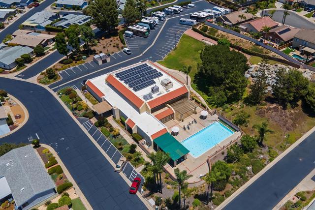 5188 Weymouth Way, Oceanside CA: https://media.crmls.org/mediaz/95d835e0-0591-4626-ae94-6ed6bb0f926f.jpg