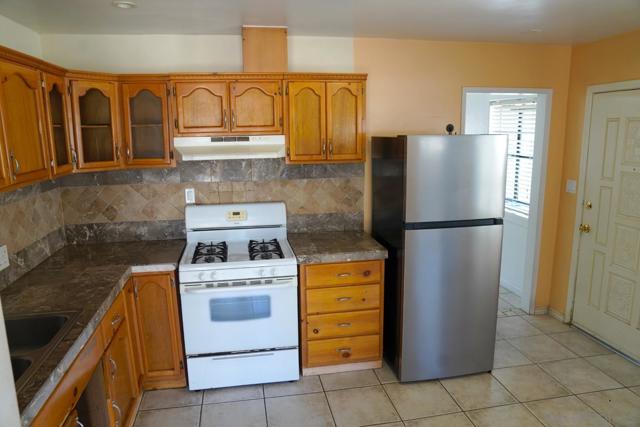 5361 Central Ave, Bonita CA: https://media.crmls.org/mediaz/95da0238-3136-4a35-92fd-5fa6fdb7c73d.jpg