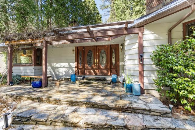 21791 Highway 49, Downieville CA: https://media.crmls.org/mediaz/95da0239-b033-4489-ac73-a455d97b37f3.jpg