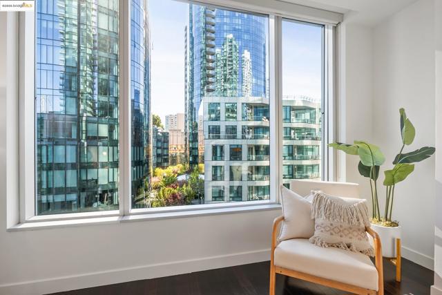 333 MAIN, San Francisco CA: https://media.crmls.org/mediaz/95dc9589-5544-421c-a7c7-47d9c5e95de1.jpg