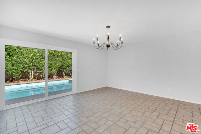 603 Racquet Club Lane, Thousand Oaks CA: https://media.crmls.org/mediaz/95dd0cf8-7bc3-452c-8d68-d961dcd0d534.jpg