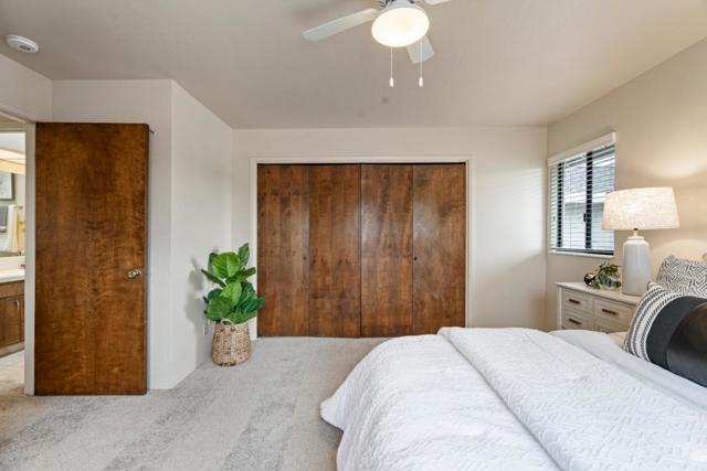 30 Donnas Lane, Hollister CA: https://media.crmls.org/mediaz/95dd2295-aa6a-43fd-a24d-ea1250c2b258.jpg