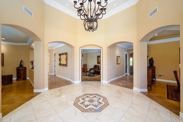 14106 Summit Crest, Escondido CA: https://media.crmls.org/mediaz/95dd608e-9cd4-41a1-9088-3b984aafcff8.jpg