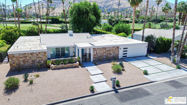 2566 S Calle Palo Fierro, Palm Springs CA: https://media.crmls.org/mediaz/95dd9b80-a293-47e4-a25d-818eff15ec64.jpg