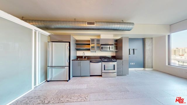 1111 S Grand Avenue, Los Angeles CA: https://media.crmls.org/mediaz/95ddae73-0283-4812-ae2d-dc921b4d7a86.jpg