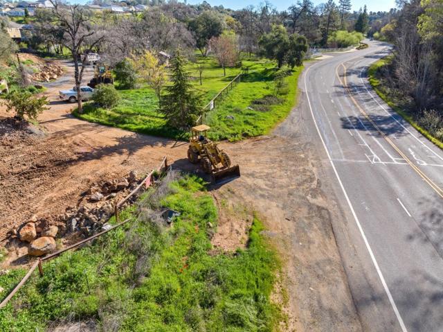 10264 Combie Road,  CA: https://media.crmls.org/mediaz/95df32fa-e96d-4c57-8c1f-15ef5ab8bdee.jpg