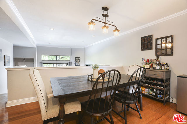 15237 MAGNOLIA Boulevard, B photo 6