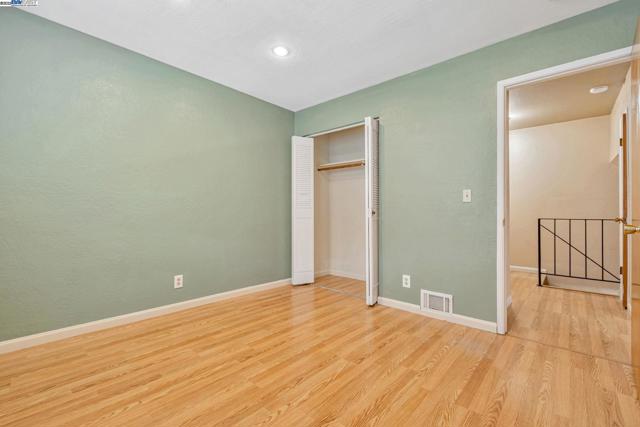 2141 Swan Ct, Union City CA: https://media.crmls.org/mediaz/95df828d-c030-42b3-a721-344c50aa9027.jpg