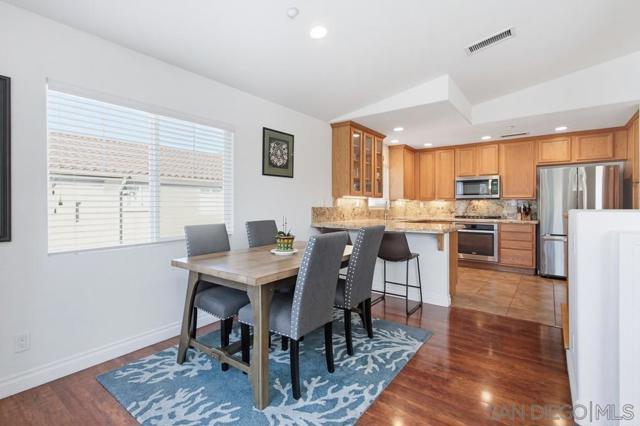 6377 Alexandri Cir, Carlsbad CA: https://media.crmls.org/mediaz/95df95e0-9f29-48f5-95dd-a6240bb81485.jpg