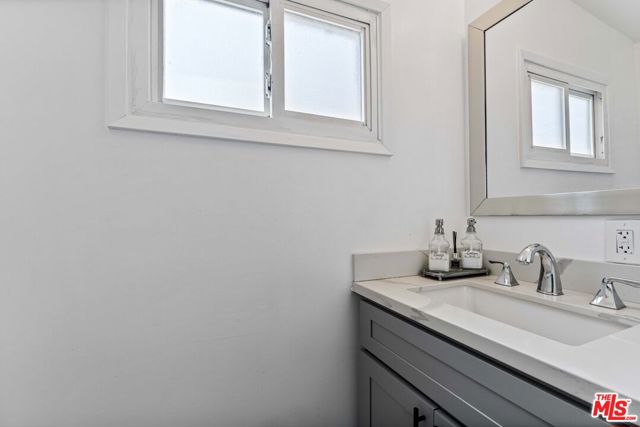 10236 S 1st Avenue, Inglewood CA: https://media.crmls.org/mediaz/95df9ad9-cffe-45ee-8098-25fe3aed415d.jpg