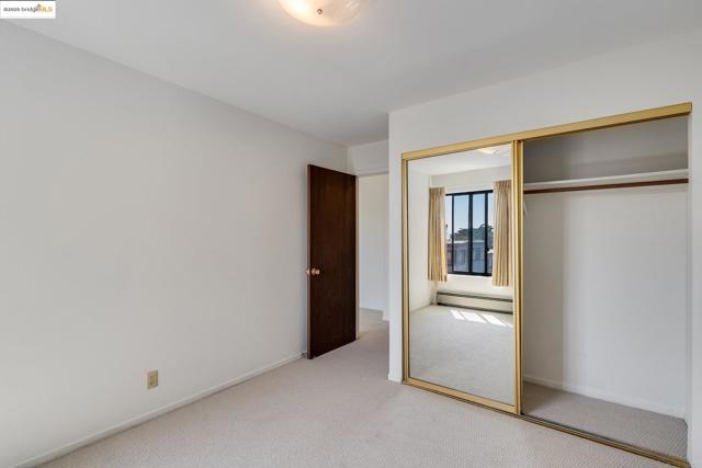 5177 Diamond Heights BLVD, San Francisco CA: https://media.crmls.org/mediaz/95e00263-5ccb-4bf8-a798-e2292fdff337.jpg