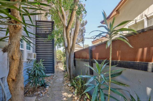 1035 Edgemont Place, San Diego CA: https://media.crmls.org/mediaz/95e015a7-706e-4fbd-bcaf-ce0d6b6f0e08.jpg