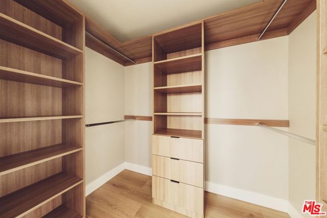 5725 Katherine Avenue, Sherman Oaks CA: https://media.crmls.org/mediaz/95e02a6c-3daa-4b64-b827-16e87882fb8a.jpg