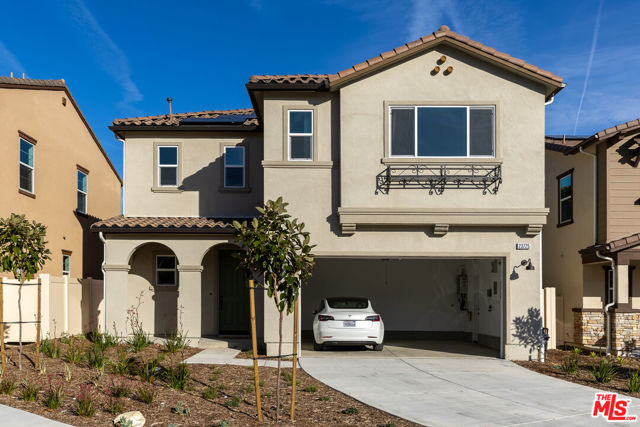 23725 Orange Blossom Dr, Newhall CA: https://media.crmls.org/mediaz/95e09ac6-1fb5-43ea-b0a5-2fbedbf16a5b.jpg