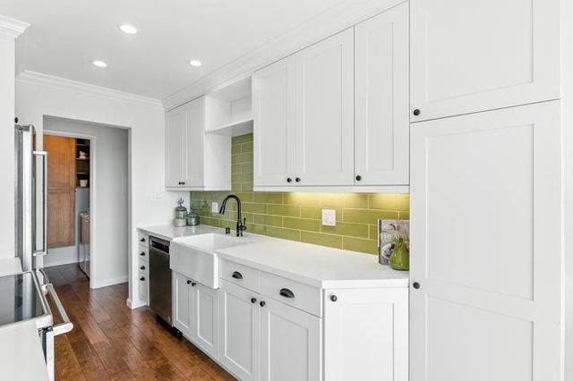 1051 Beach Park Boulevard, Foster City CA: https://media.crmls.org/mediaz/95e0b715-e6e3-4553-af2f-f36b1b9ea376.jpg